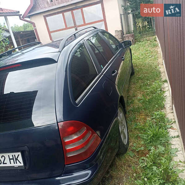 Універсал Mercedes-Benz C-Class 2004 в Сваляві