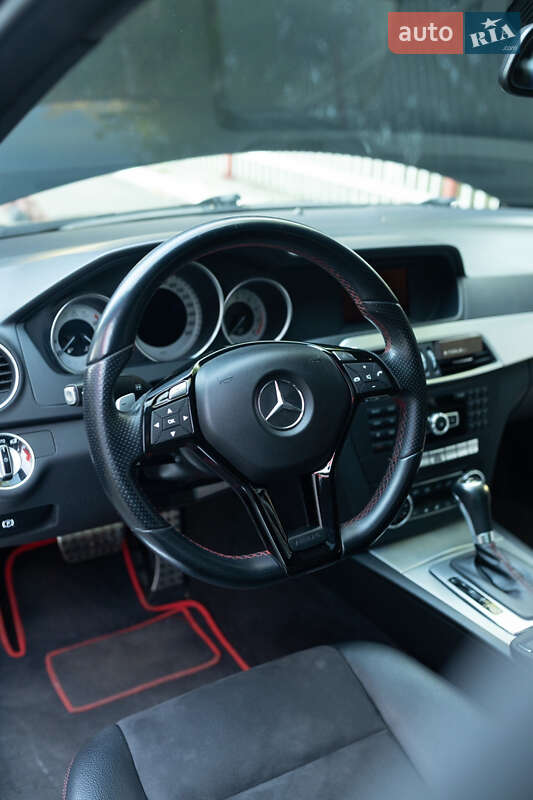 Седан Mercedes-Benz C-Class 2013 в Днепре