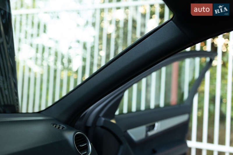 Седан Mercedes-Benz C-Class 2013 в Днепре