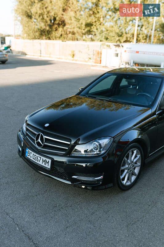 Седан Mercedes-Benz C-Class 2013 в Днепре