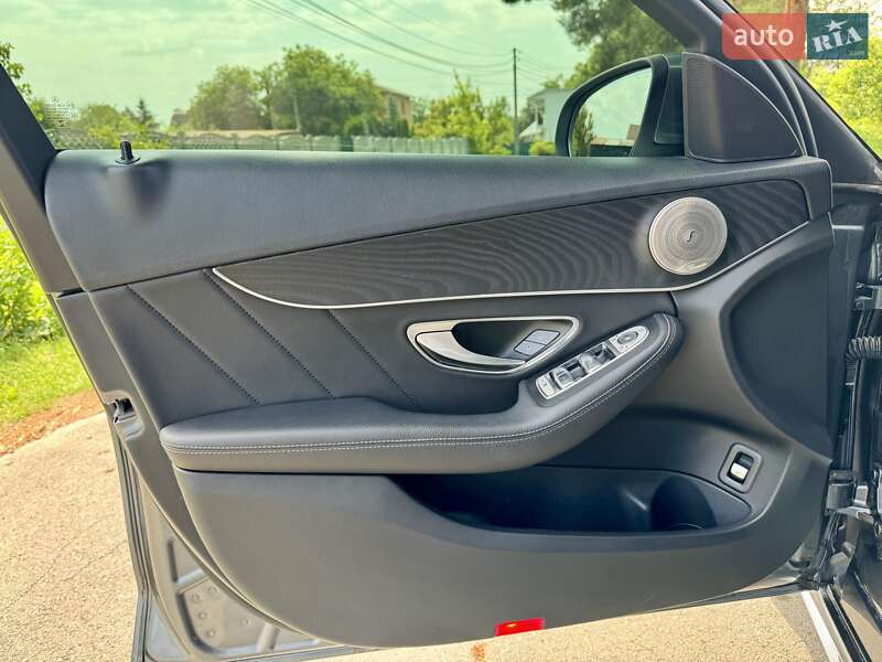Седан Mercedes-Benz C-Class 2019 в Киеве