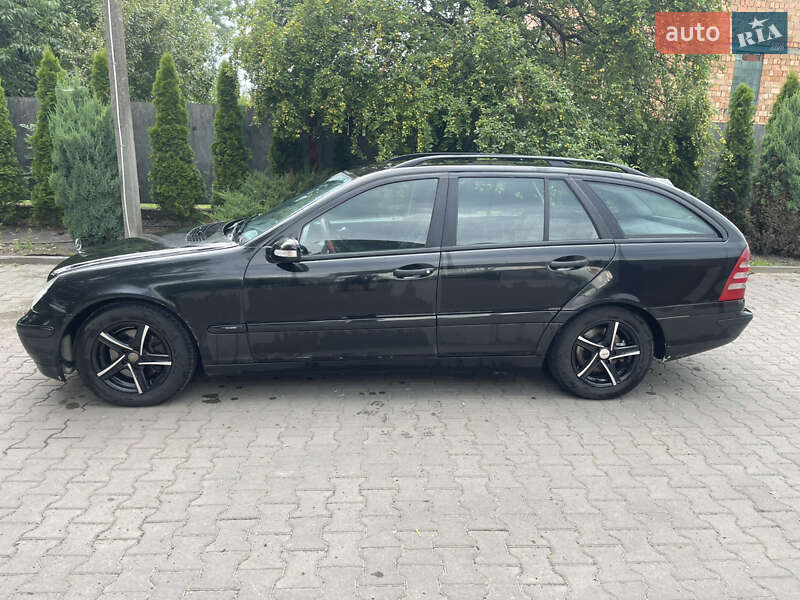 Универсал Mercedes-Benz C-Class 2002 в Черновцах