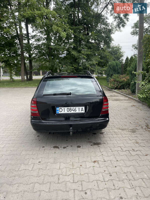 Универсал Mercedes-Benz C-Class 2002 в Черновцах