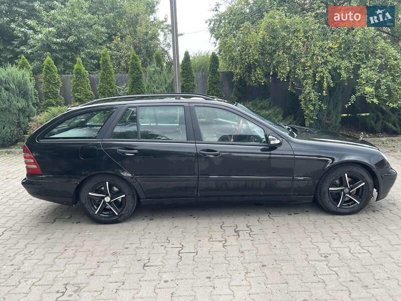 Универсал Mercedes-Benz C-Class 2002 в Черновцах