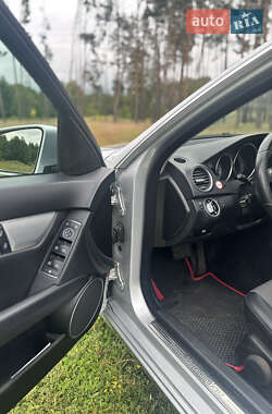Универсал Mercedes-Benz C-Class 2011 в 