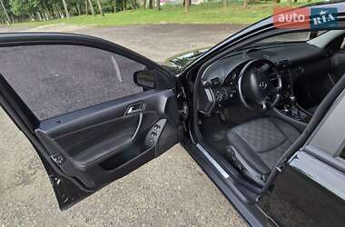 Седан Mercedes-Benz C-Class 2005 в 