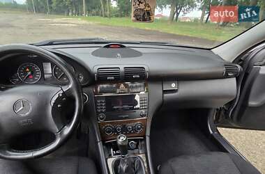 Седан Mercedes-Benz C-Class 2005 в 