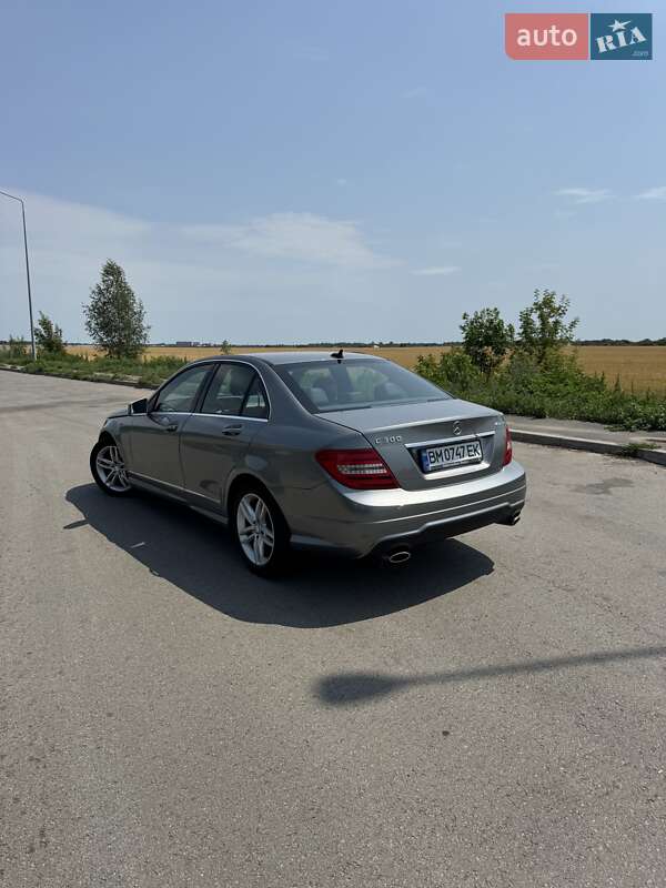Седан Mercedes-Benz C-Class 2011 в Сумах