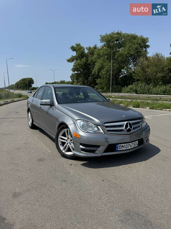 Седан Mercedes-Benz C-Class 2011 в Сумах