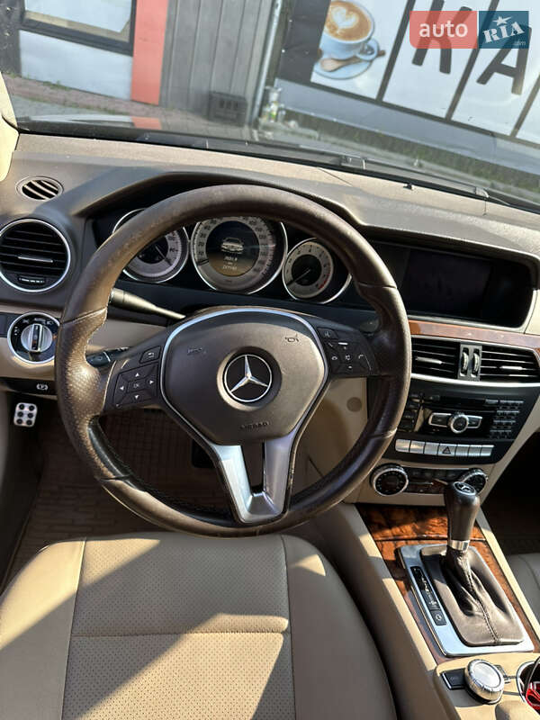 Седан Mercedes-Benz C-Class 2012 в Ивано-Франковске
