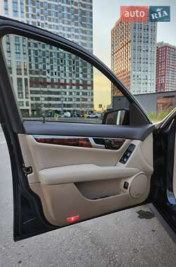 Седан Mercedes-Benz C-Class 2012 в 