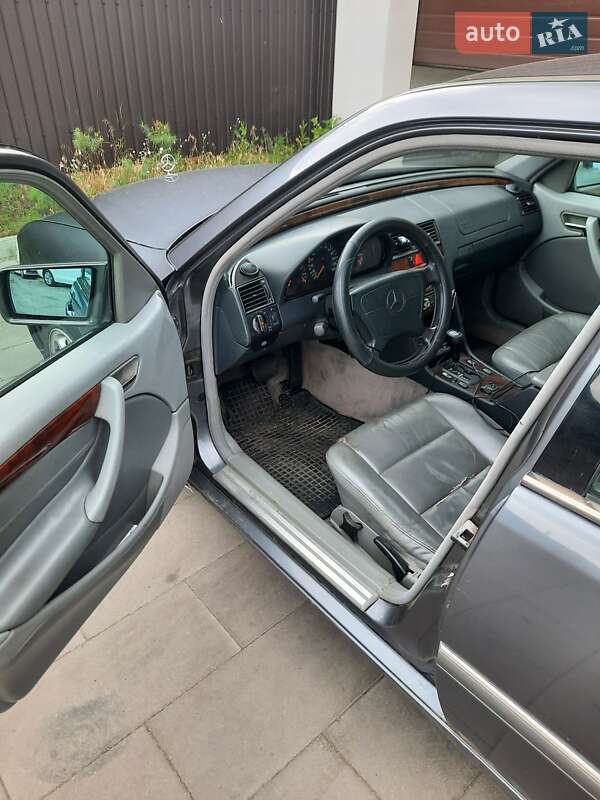 Седан Mercedes-Benz C-Class 1997 в Ирпене
