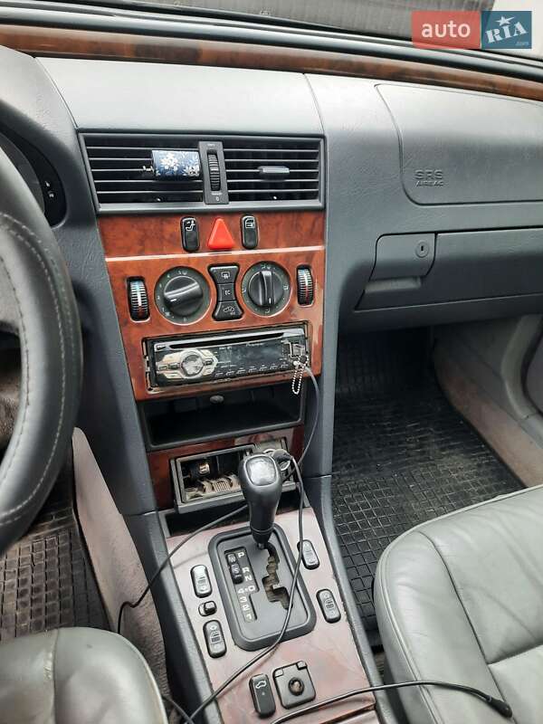 Седан Mercedes-Benz C-Class 1997 в Ирпене