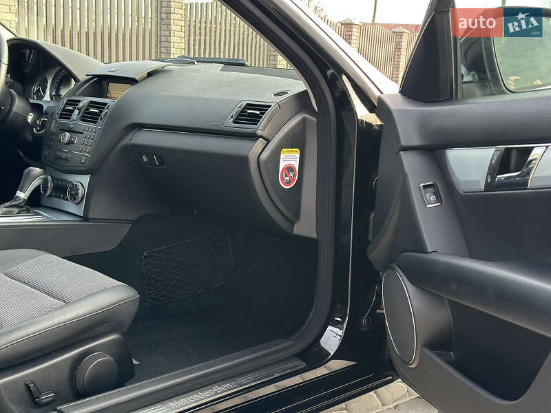 Седан Mercedes-Benz C-Class 2007 в Старокостянтинові