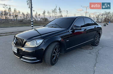 Седан Mercedes-Benz C-Class 2011 в Харкові