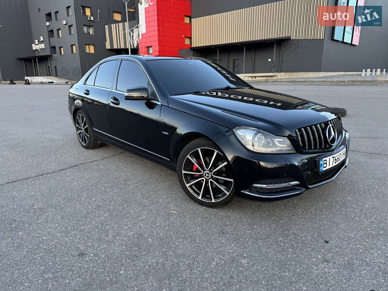 Седан Mercedes-Benz C-Class 2011 в Харькове