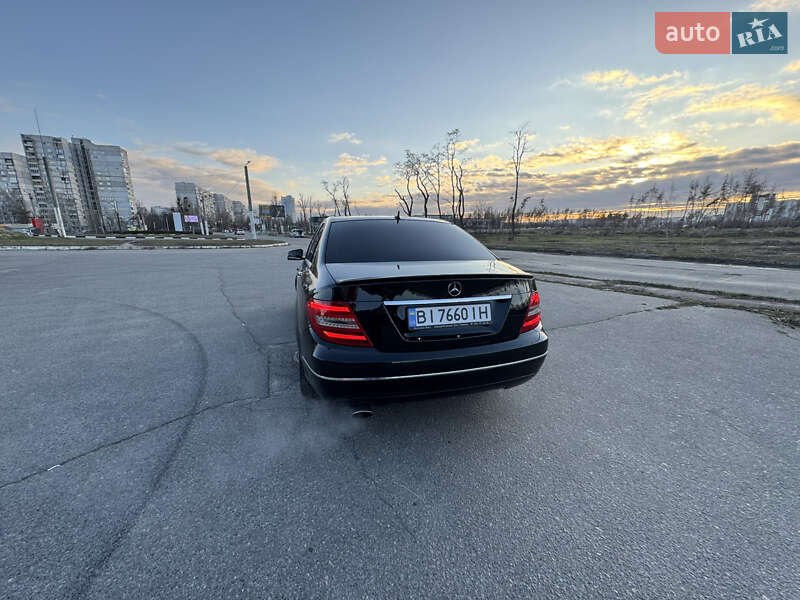 Седан Mercedes-Benz C-Class 2011 в Харькове