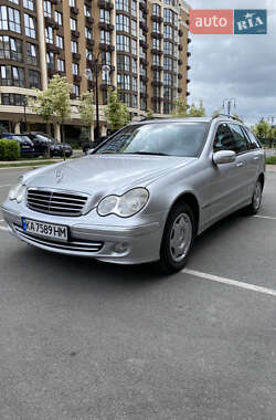 Универсал Mercedes-Benz C-Class 2004 в Киеве