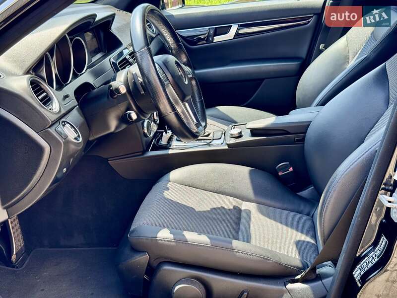 Універсал Mercedes-Benz C-Class 2012 в Стрию