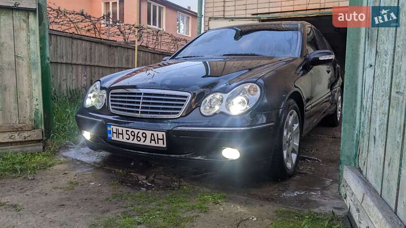 Mercedes-Benz C-Class 2004