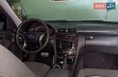 Седан Mercedes-Benz C-Class 2004 в 