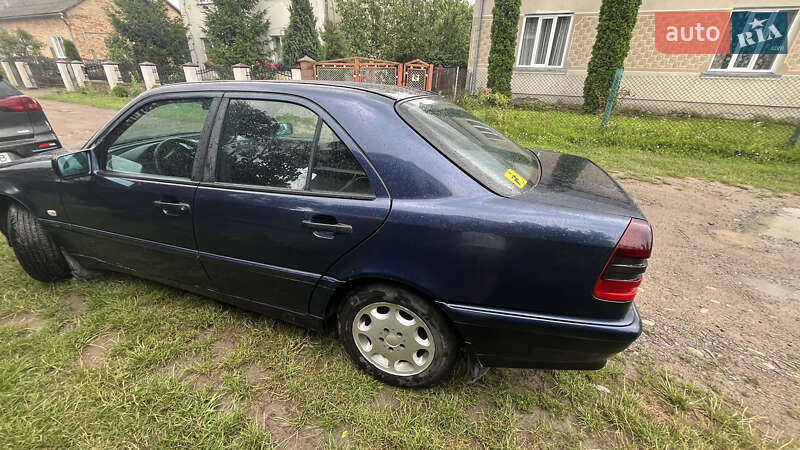 Седан Mercedes-Benz C-Class 1997 в Красном