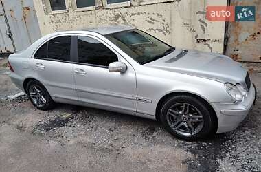 Седан Mercedes-Benz C-Class 2004 в Киеве