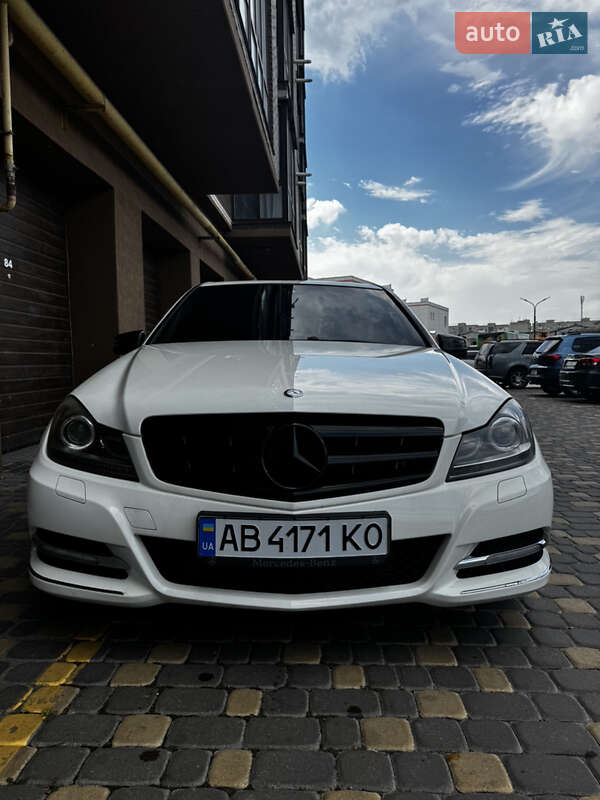 Седан Mercedes-Benz C-Class 2011 в Вінниці
