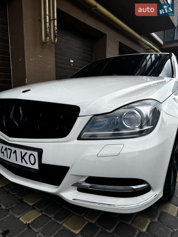 Седан Mercedes-Benz C-Class 2011 в Вінниці