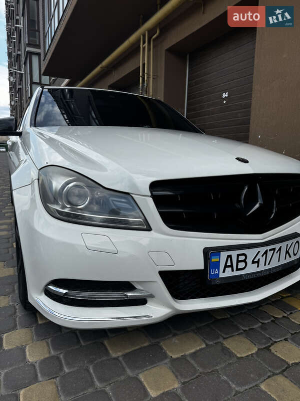 Седан Mercedes-Benz C-Class 2011 в Вінниці