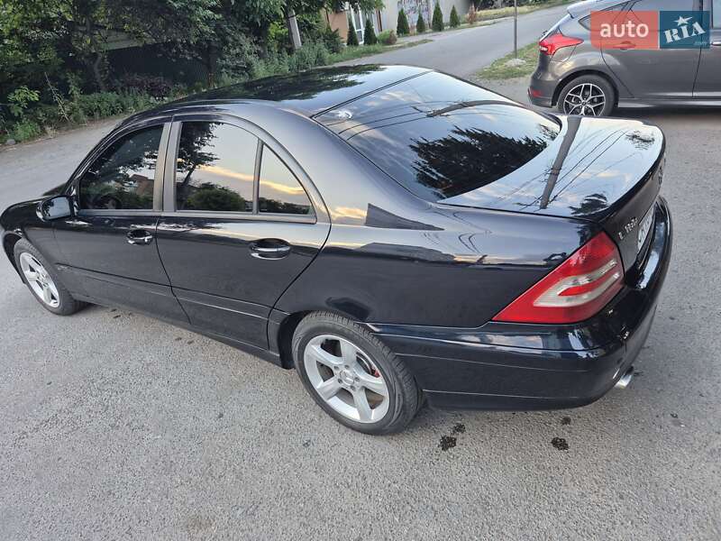Седан Mercedes-Benz C-Class 2006 в Умані