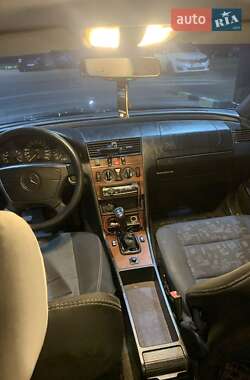 Седан Mercedes-Benz C-Class 1995 в 