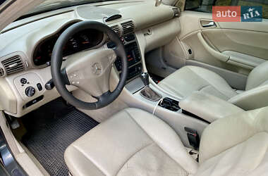 Купе Mercedes-Benz C-Class 2002 в 