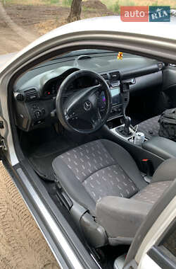 Купе Mercedes-Benz C-Class 2001 в 