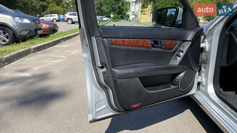 Седан Mercedes-Benz C-Class 2008 в Киеве