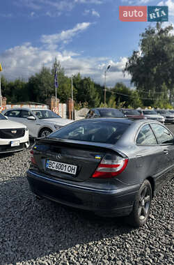 Купе Mercedes-Benz C-Class 2004 в 