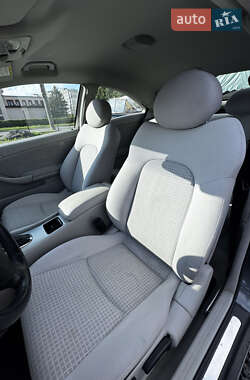 Купе Mercedes-Benz C-Class 2004 в 