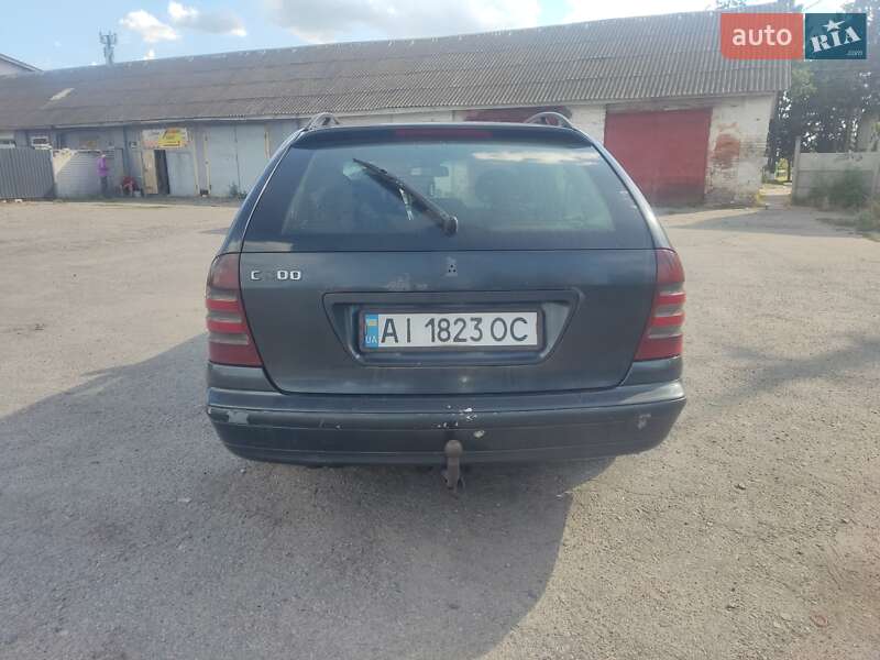 Універсал Mercedes-Benz C-Class 2002 в Узині