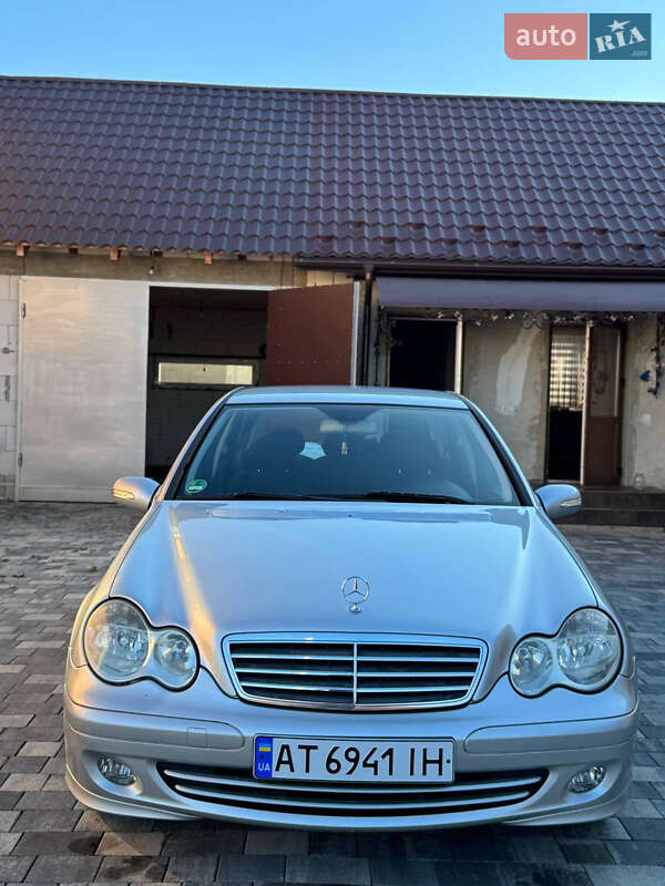 Седан Mercedes-Benz C-Class 2004 в Ивано-Франковске