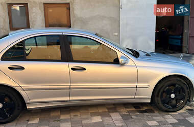 Седан Mercedes-Benz C-Class 2004 в Івано-Франківську