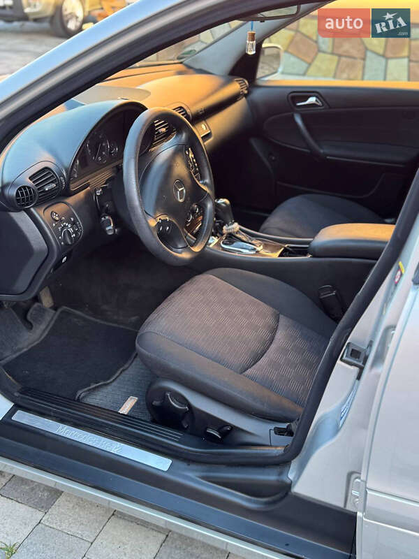 Седан Mercedes-Benz C-Class 2004 в Ивано-Франковске