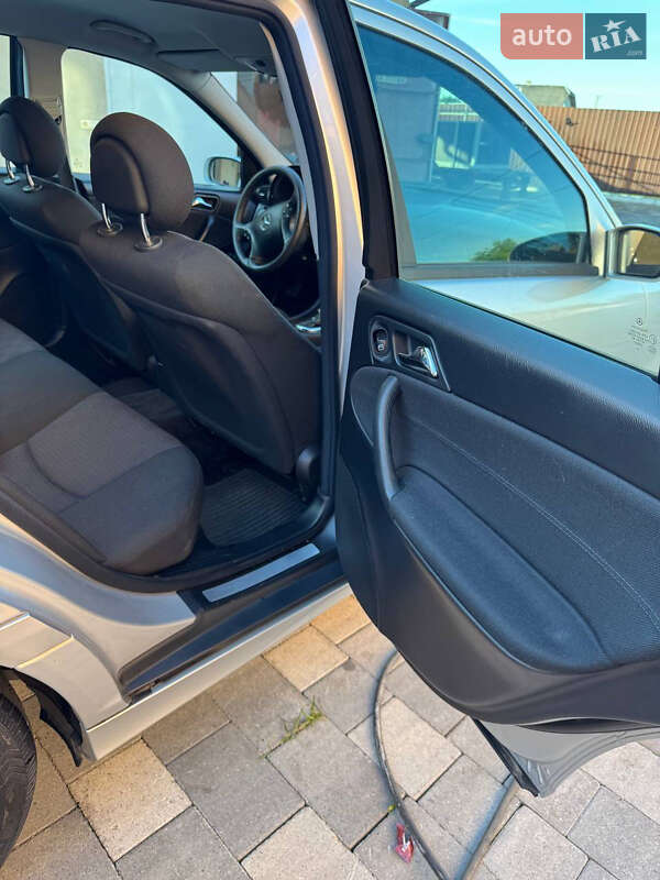 Седан Mercedes-Benz C-Class 2004 в Ивано-Франковске