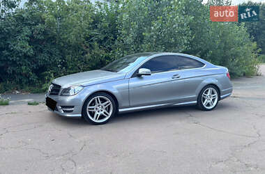 Купе Mercedes-Benz C-Class 2015 в 