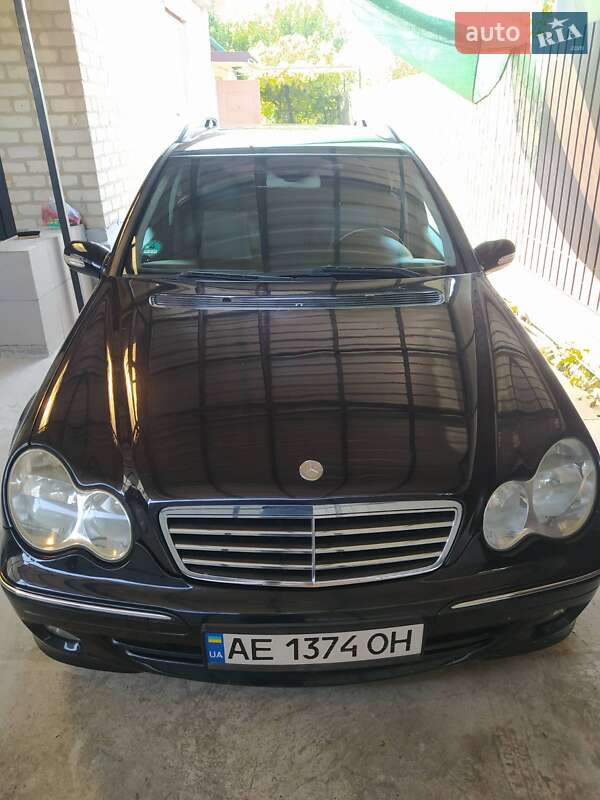 Mercedes-Benz C-Class 2004