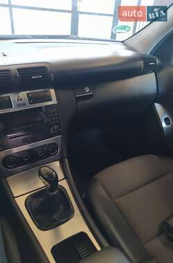 Универсал Mercedes-Benz C-Class 2004 в 