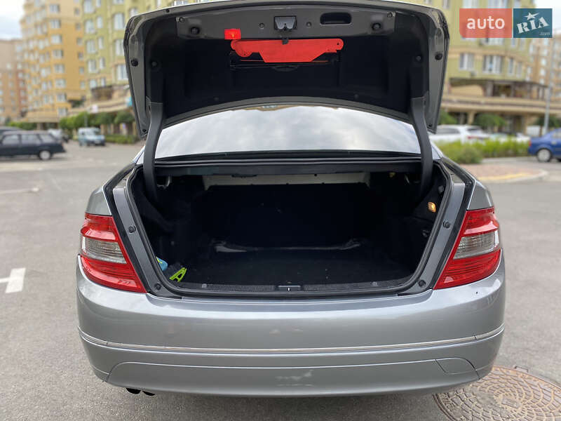 Седан Mercedes-Benz C-Class 2008 в Києві