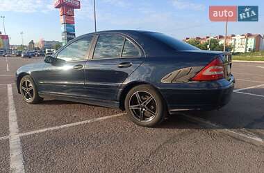 Седан Mercedes-Benz C-Class 2005 в Ровно