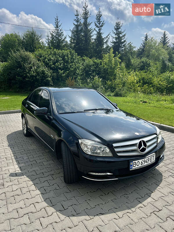 Седан Mercedes-Benz C-Class 2010 в 