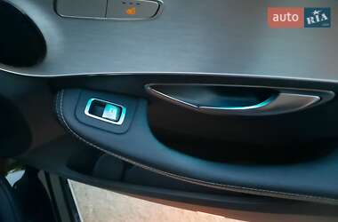 Универсал Mercedes-Benz C-Class 2017 в 