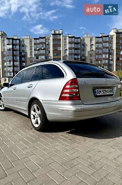 Универсал Mercedes-Benz C-Class 2004 в 